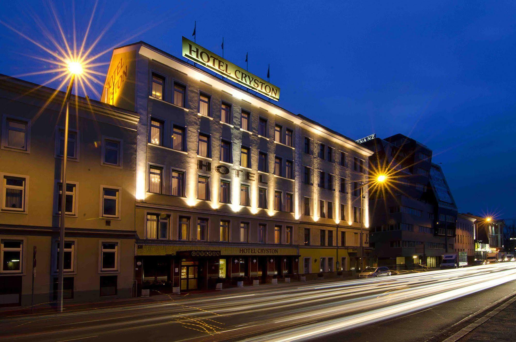 Hotel Cryston Wien Exteriör bild